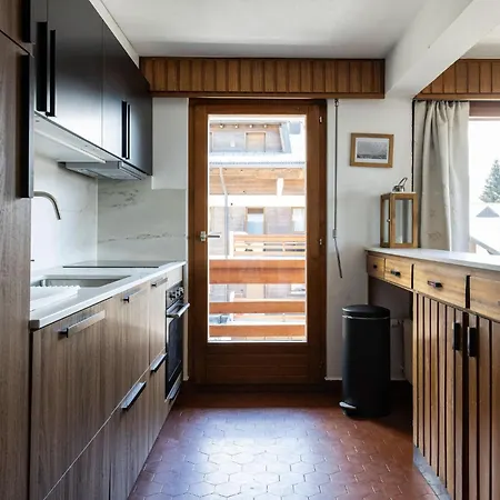 Apartamento La Ruinette-3-bed Flat With Balcony In *